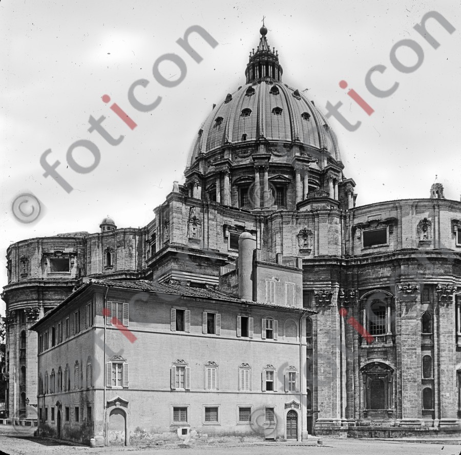 Kuppel St. Peter, Rückseite | Dome of St. Peter, rear facade - Foto foticon-simon-037-004-sw.jpg | foticon.de - Bilddatenbank für Motive aus Geschichte und Kultur